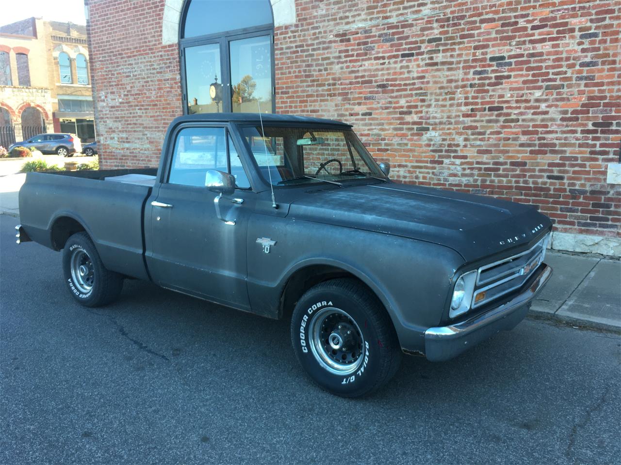 Chevrolet-Pickup-1967-Gray-Gray-8