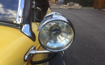 Chevrolet-Roadster-1932-Yellow-Brown-2