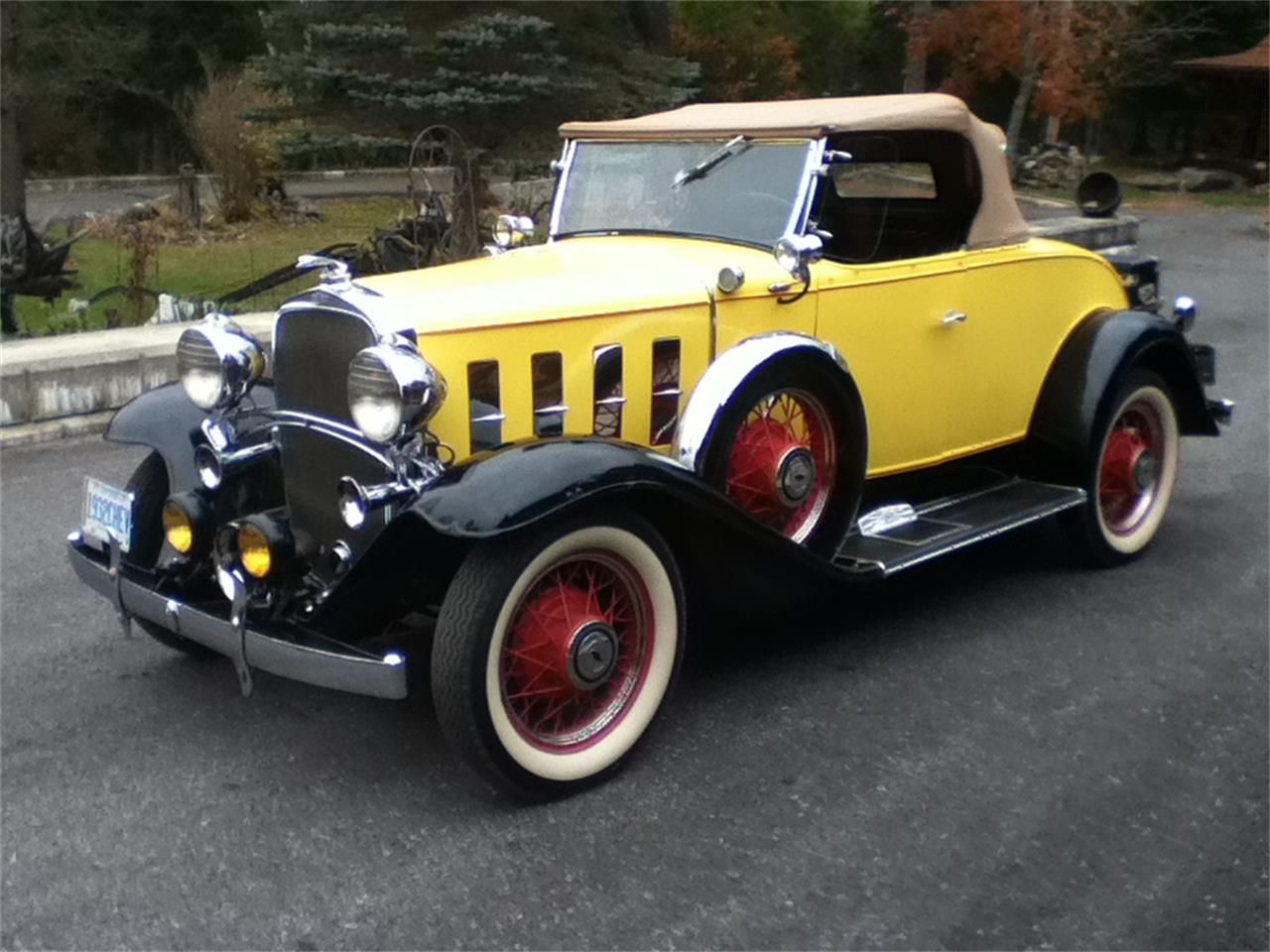 Chevrolet-Roadster-1932-Yellow-Brown-22