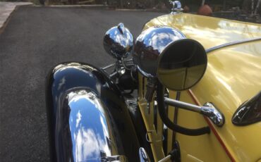 Chevrolet-Roadster-1932-Yellow-Brown-3