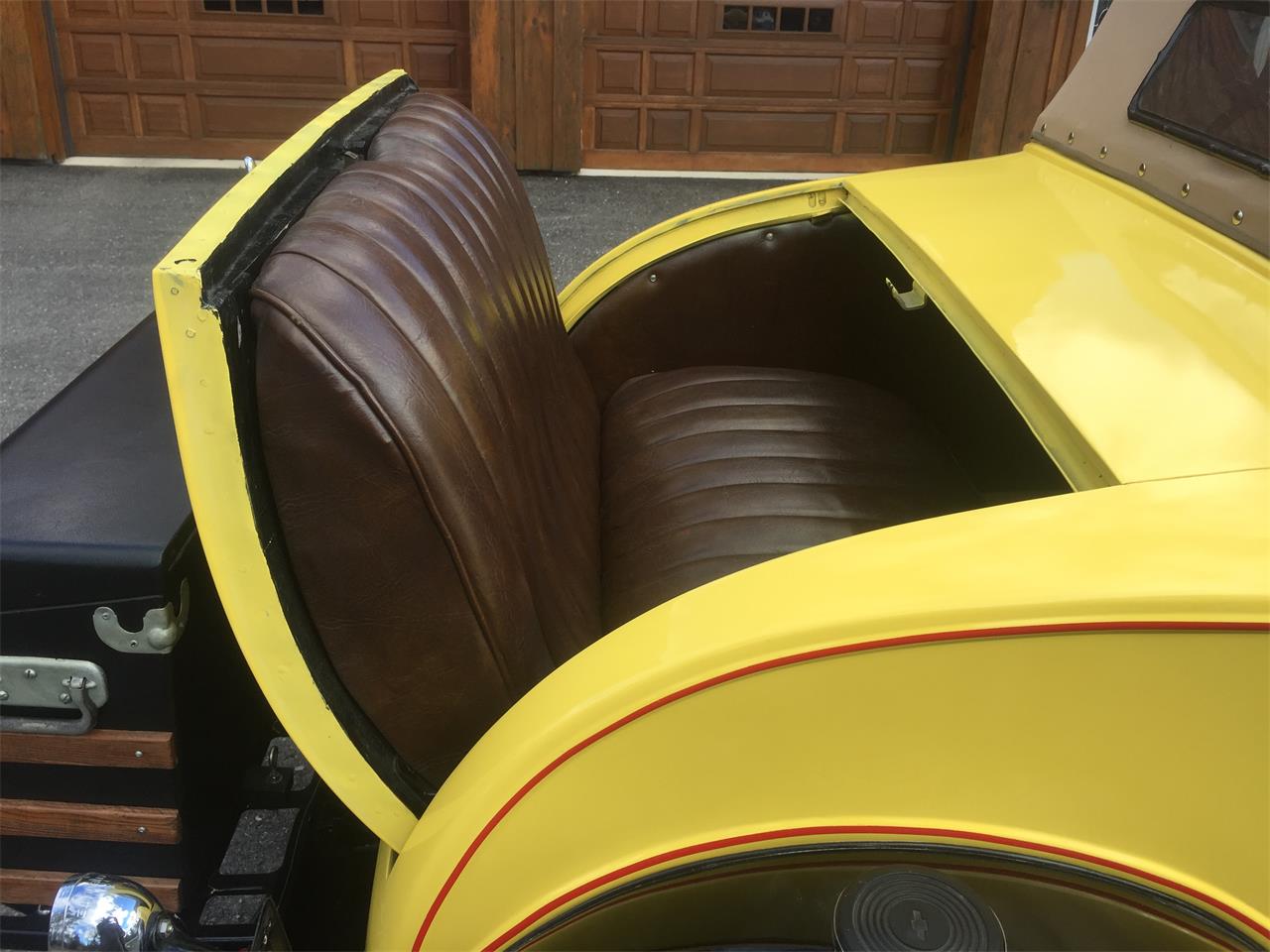 Chevrolet-Roadster-1932-Yellow-Brown-7