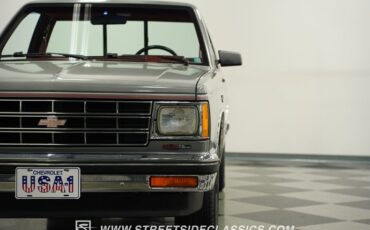 Chevrolet-S10-1988-Gray-Metallic-Red-17