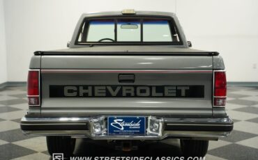 Chevrolet-S10-1988-Gray-Metallic-Red-22