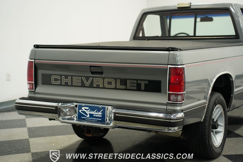 Chevrolet-S10-1988-Gray-Metallic-Red-23