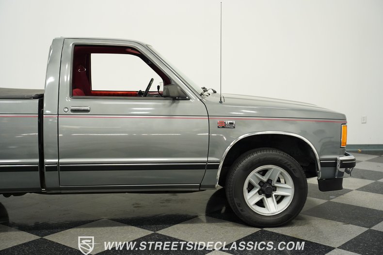 Chevrolet-S10-1988-Gray-Metallic-Red-27