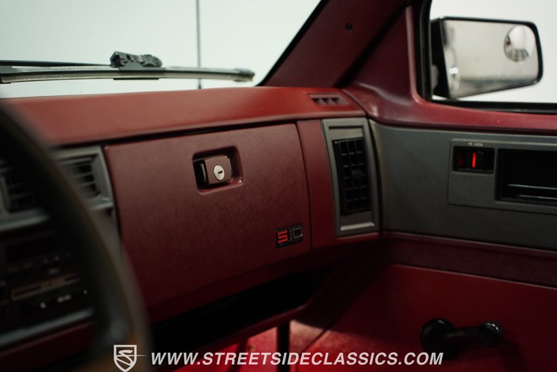 Chevrolet-S10-1988-Gray-Metallic-Red-40