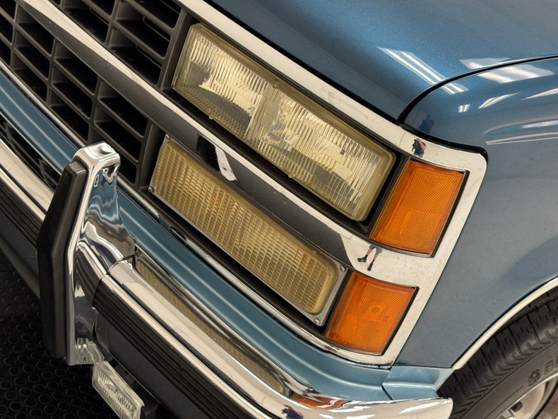 Chevrolet-Scottsdale-1992-Medium-Blue-Metallic-Blue-2