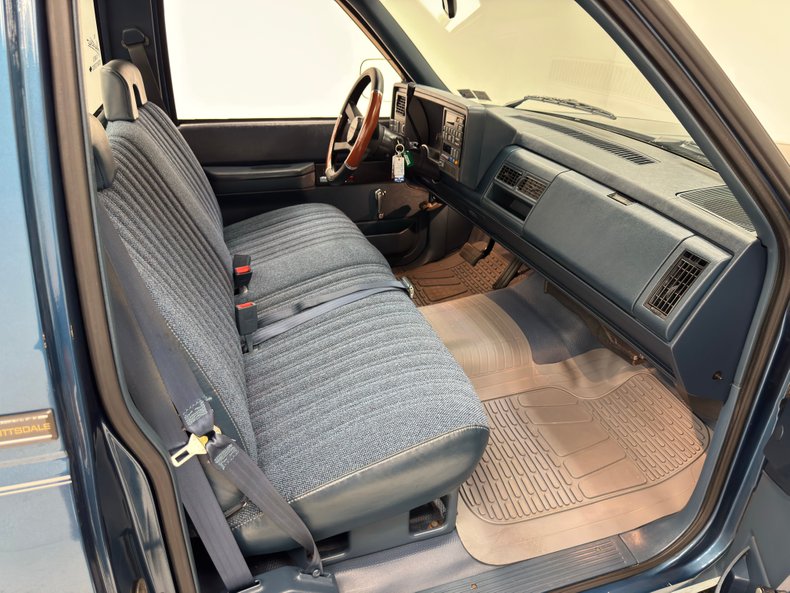 Chevrolet-Scottsdale-1992-Medium-Blue-Metallic-Blue-21