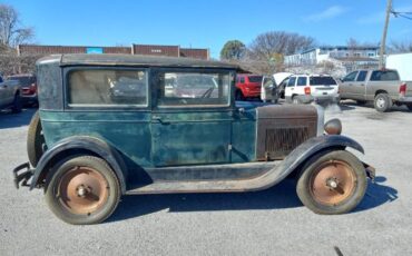Chevrolet-Sedan-1928-Blue
