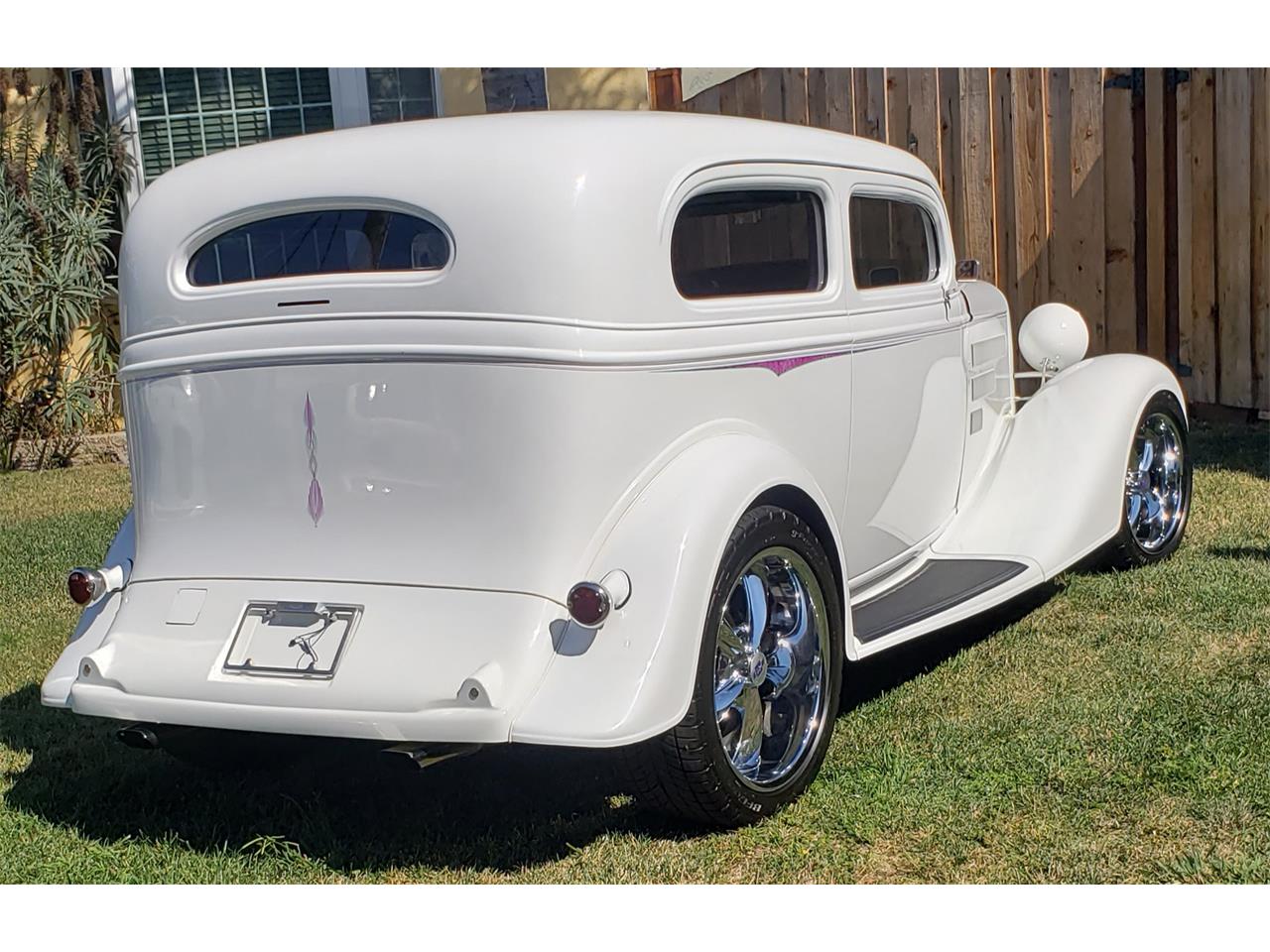 Chevrolet-Sedan-1934-Mercedes-White-2-tone-ld-Purple-12