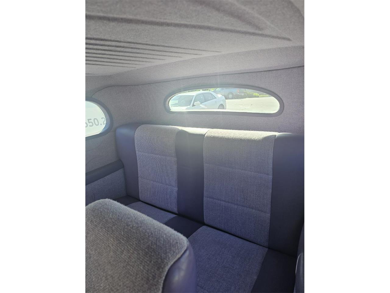 Chevrolet-Sedan-1934-Mercedes-White-2-tone-ld-Purple-19