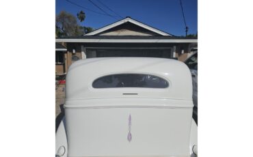 Chevrolet-Sedan-1934-Mercedes-White-2-tone-ld-Purple-2