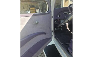 Chevrolet-Sedan-1934-Mercedes-White-2-tone-ld-Purple-20