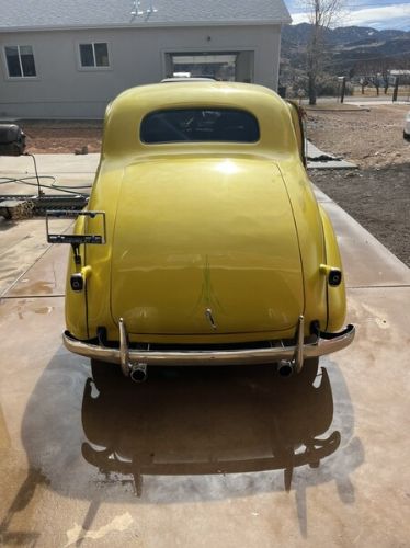 Chevrolet-Sedan-1937-5