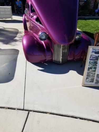 Chevrolet-Sedan-1937-Magenta-MagentaBeige-Leathe-2