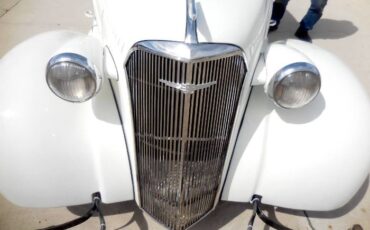 Chevrolet-Sedan-1937-White-5