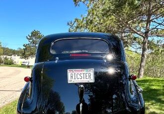 Chevrolet-Sedan-1939-Black-BlackMaroon-14