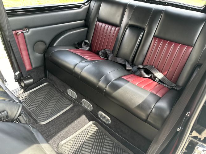 Chevrolet-Sedan-1939-Black-BlackMaroon-28