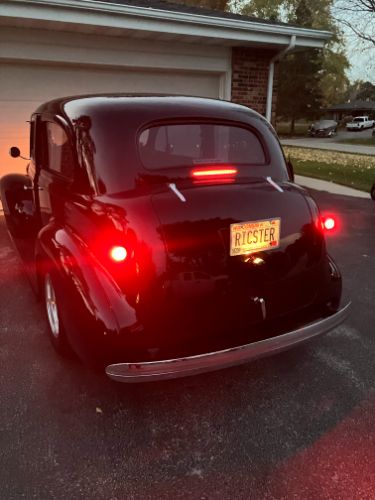 Chevrolet-Sedan-1939-Black-BlackMaroon-8