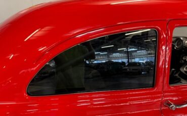 Chevrolet-Sedan-1949-Red-Gray-33