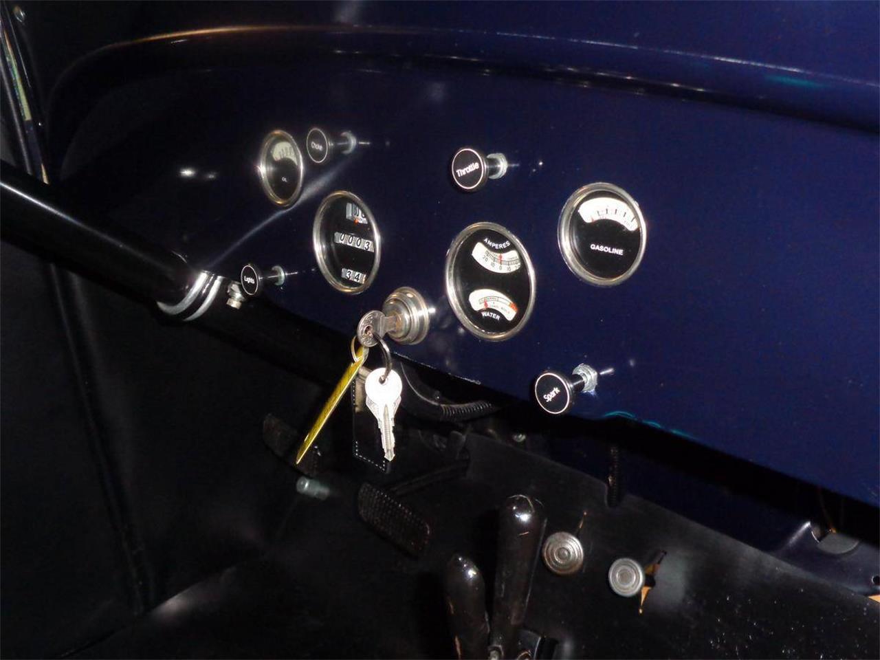 Chevrolet-Sedan-delivery-1930-Manganese-Blue-Varnished-Oak-5
