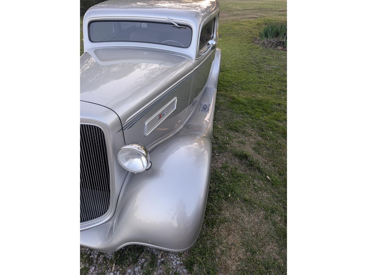 Chevrolet-Sedan-delivery-1934-Silver-Tan-6