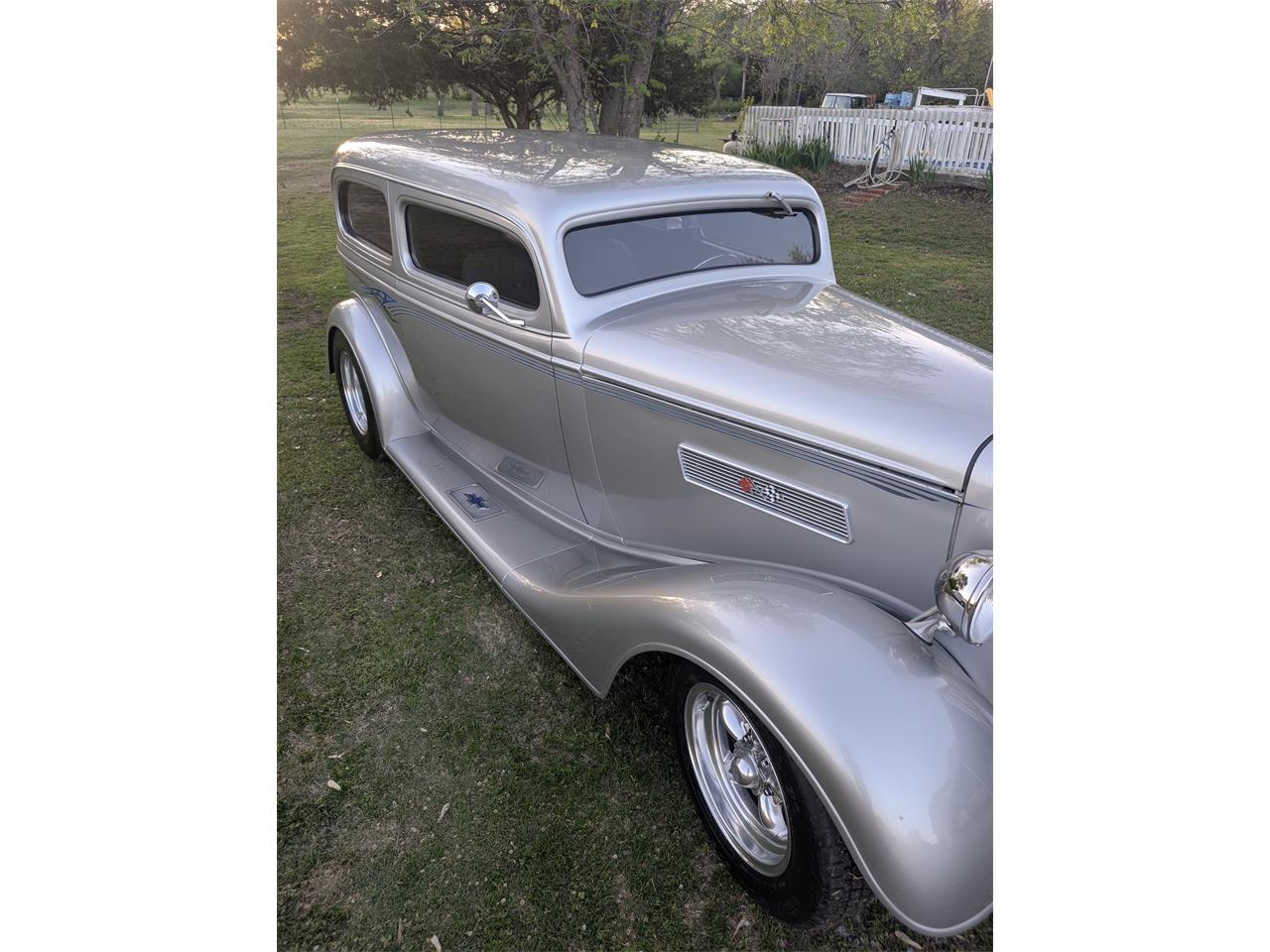 Chevrolet-Sedan-delivery-1934-Silver-Tan-7