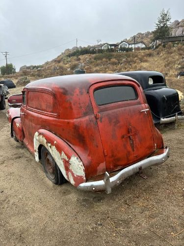 Chevrolet-Sedan-delivery-1947-Red-1