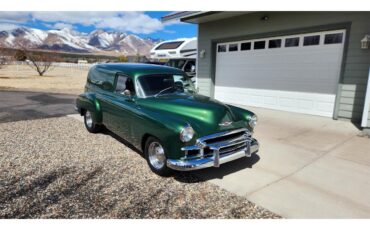 Chevrolet-Sedan-delivery-1950-Green-Tan-1
