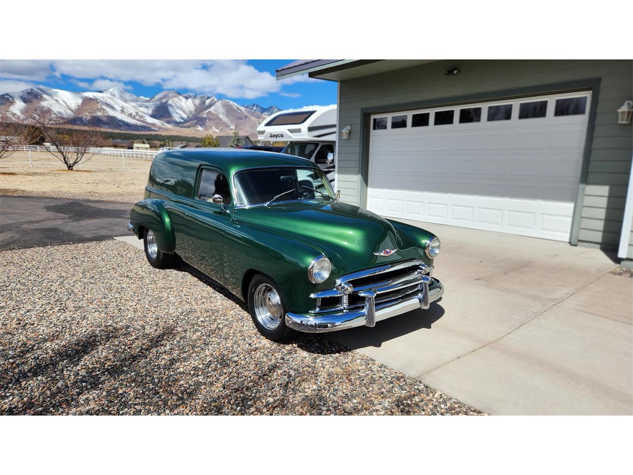 Chevrolet-Sedan-delivery-1950-Green-Tan-1