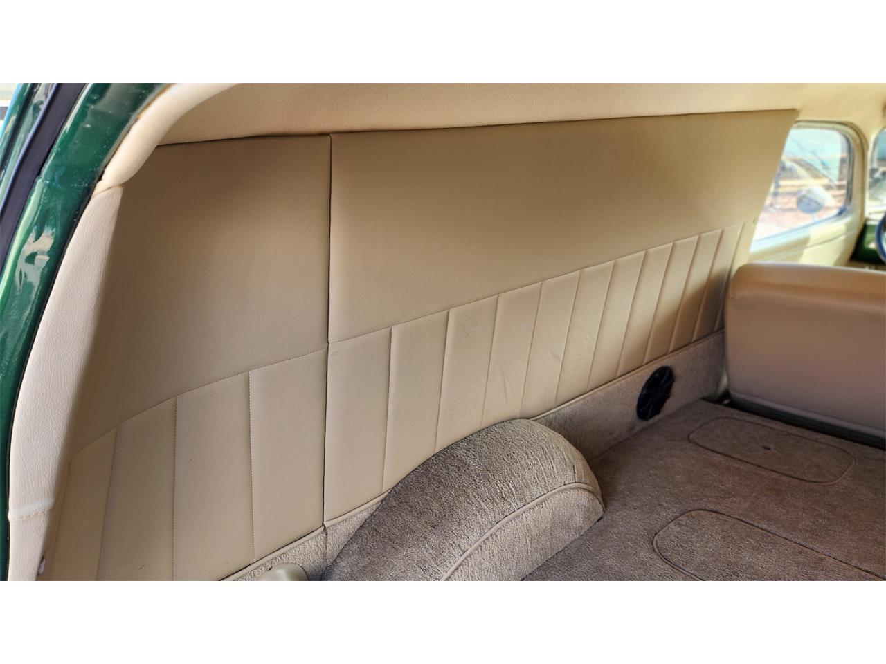 Chevrolet-Sedan-delivery-1950-Green-Tan-11