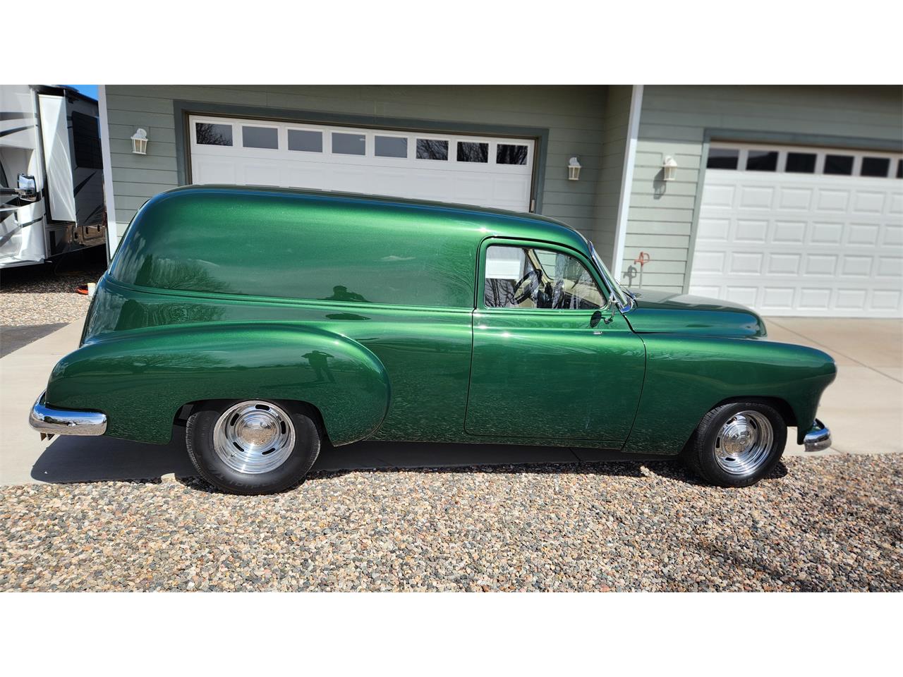 Chevrolet-Sedan-delivery-1950-Green-Tan-5
