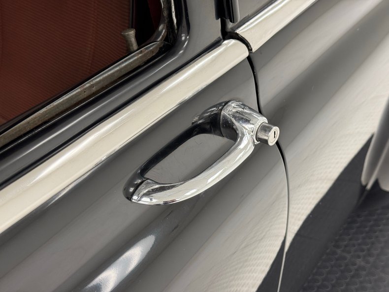 Chevrolet-Sedan-delivery-1951-Black-Scarlet-Red-6