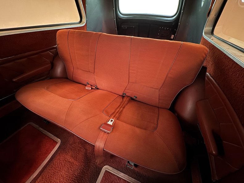 Chevrolet-Sedan-delivery-1951-Black-Scarlet-Red-9