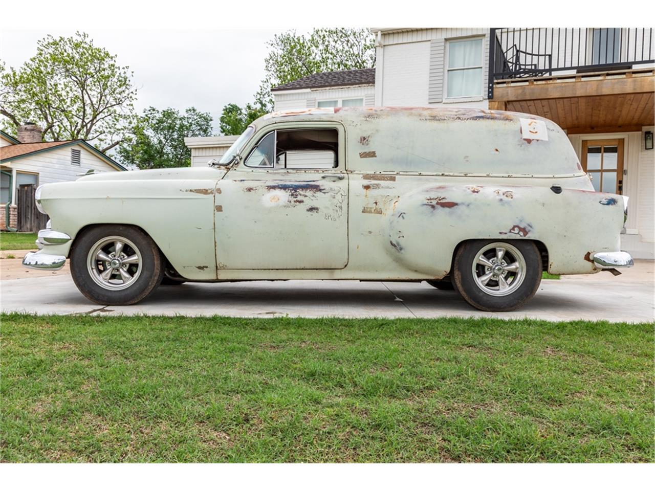 Chevrolet-Sedan-delivery-1954-Primered-patina-Black-3