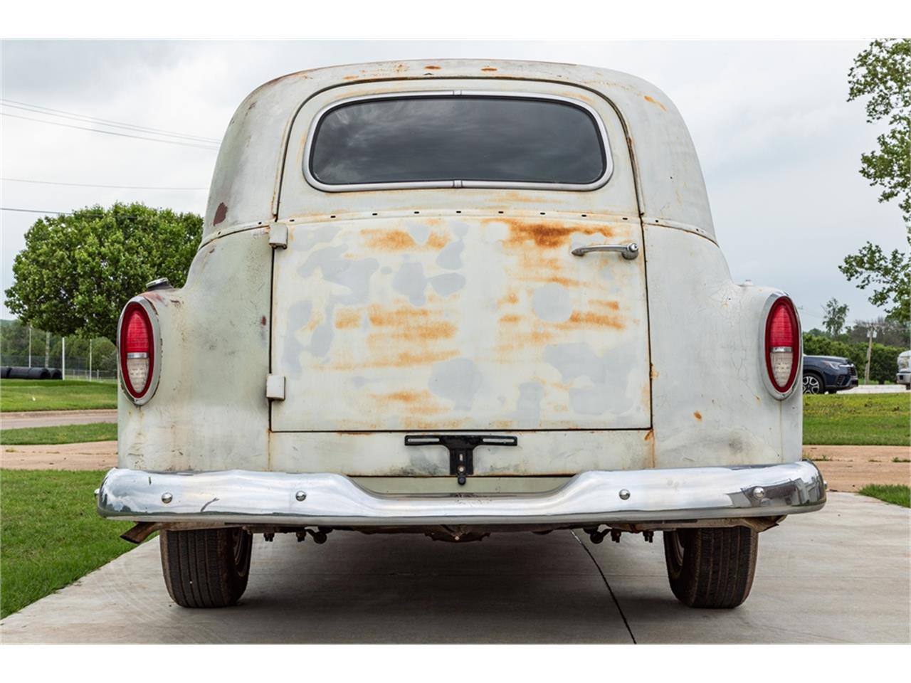 Chevrolet-Sedan-delivery-1954-Primered-patina-Black-5
