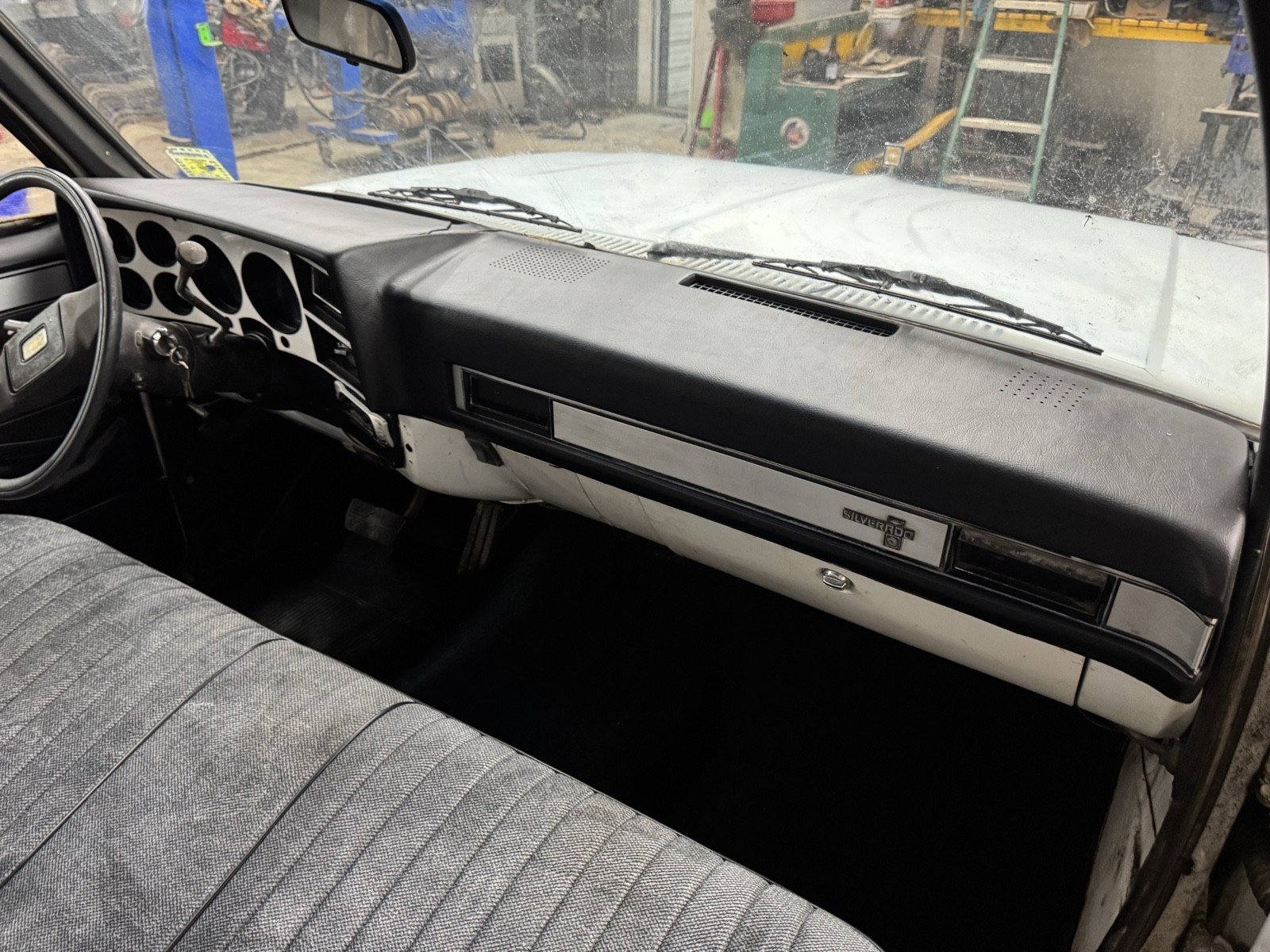 Chevrolet-Silverado-1500-1986-22
