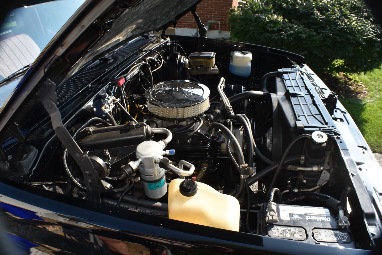Chevrolet-Silverado-1500-1987-Standard-Cab-Pickup-17