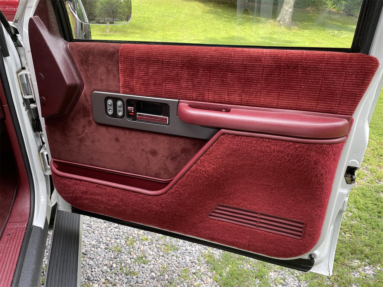 Chevrolet-Silverado-1500-1991-Arctic-Whitr-RedMaroon-15