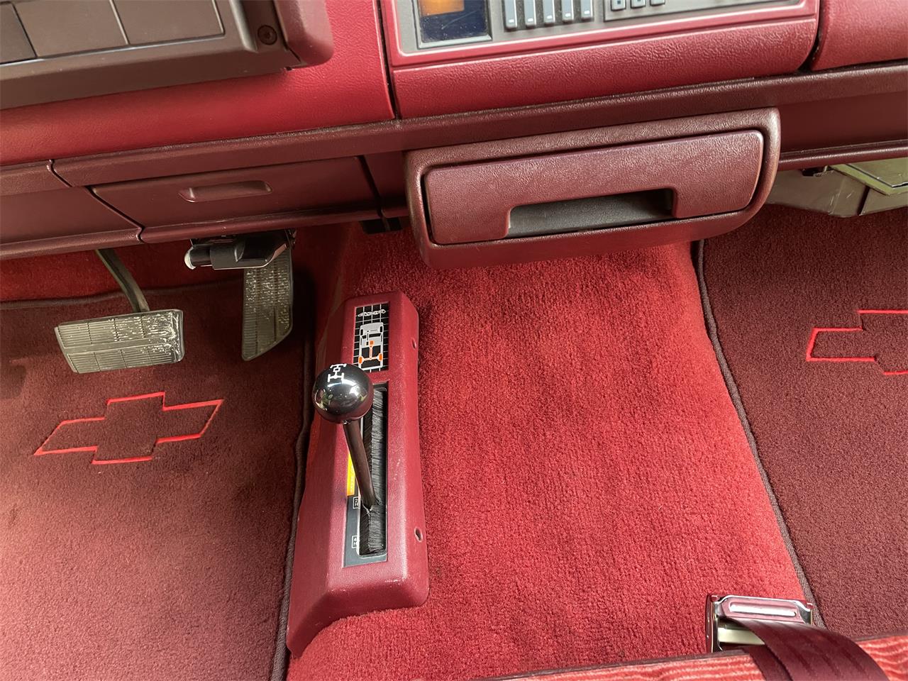 Chevrolet-Silverado-1500-1991-Arctic-Whitr-RedMaroon-17