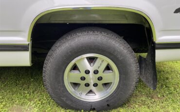 Chevrolet-Silverado-1500-1991-Arctic-Whitr-RedMaroon-22