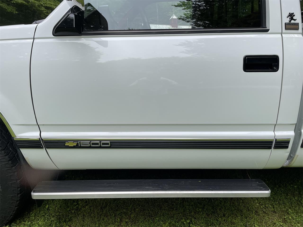 Chevrolet-Silverado-1500-1991-Arctic-Whitr-RedMaroon-6