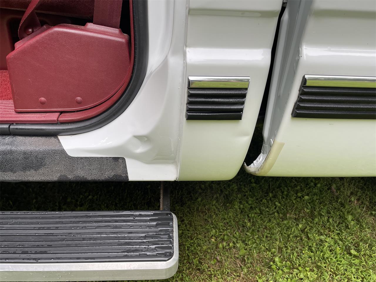 Chevrolet-Silverado-1500-1991-Arctic-Whitr-RedMaroon-7