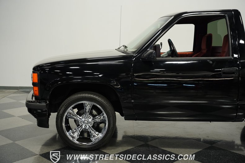 Chevrolet-Silverado-1990-Onyx-Black-Dark-Red-23