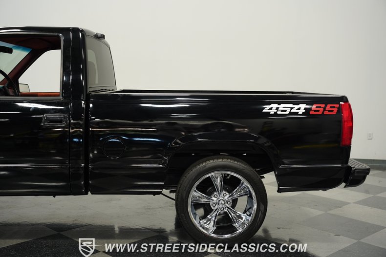 Chevrolet-Silverado-1990-Onyx-Black-Dark-Red-24