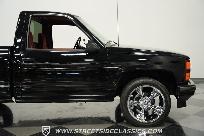 Chevrolet-Silverado-1990-Onyx-Black-Dark-Red-27