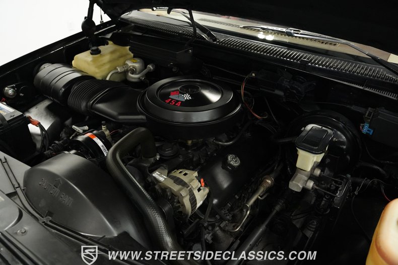 Chevrolet-Silverado-1990-Onyx-Black-Dark-Red-29