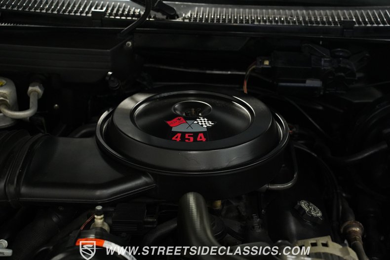 Chevrolet-Silverado-1990-Onyx-Black-Dark-Red-31