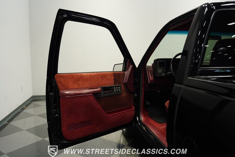 Chevrolet-Silverado-1990-Onyx-Black-Dark-Red-33