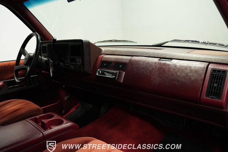 Chevrolet-Silverado-1990-Onyx-Black-Dark-Red-39